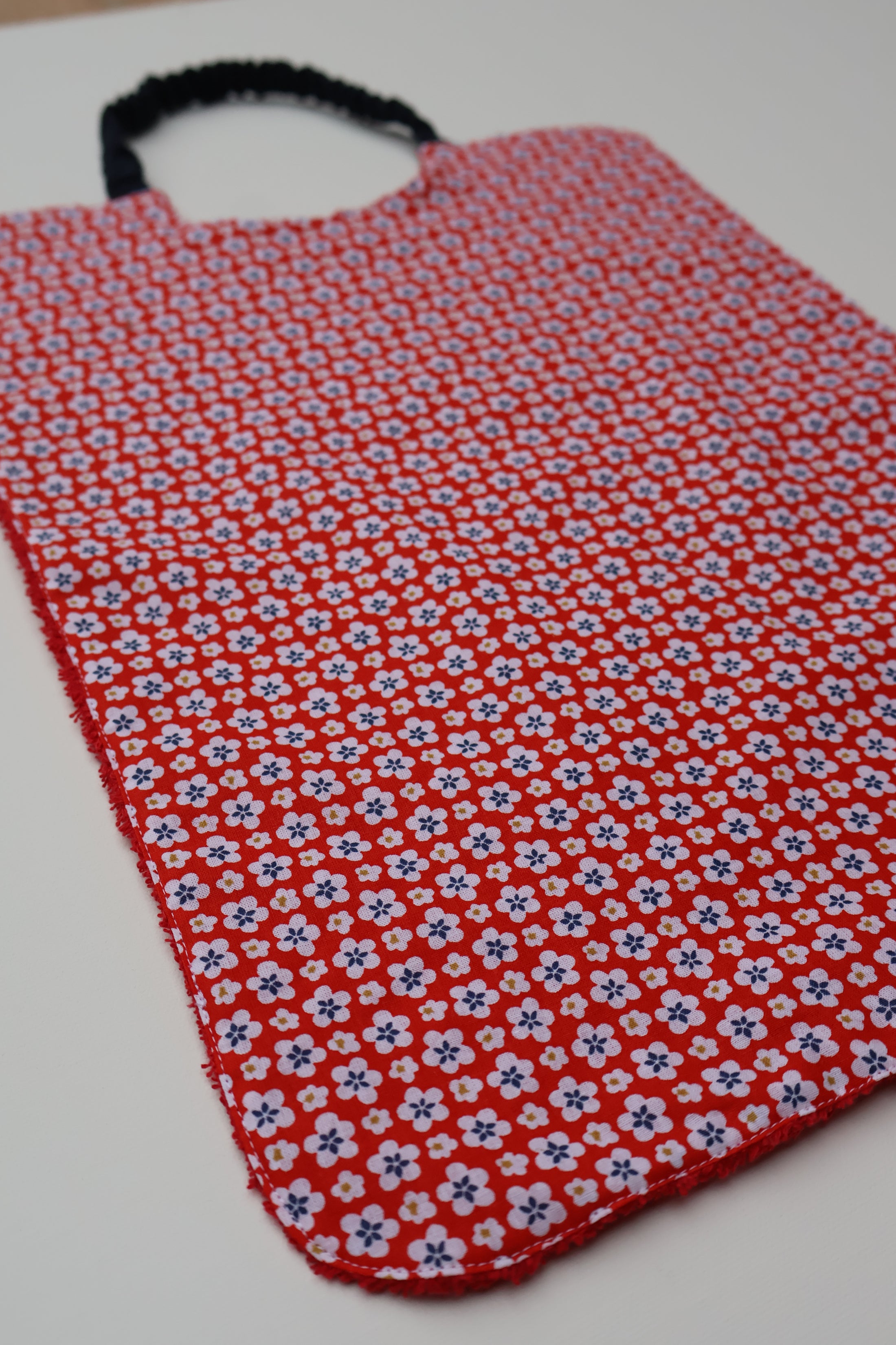 Serviette de table élastiquée / Grand bavoir  - Fleur